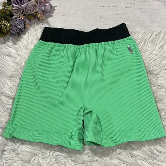 NWT Free People Prajna Fresh Cut High Rise Ribbed Seamless Shorts - Picture 2 of 11